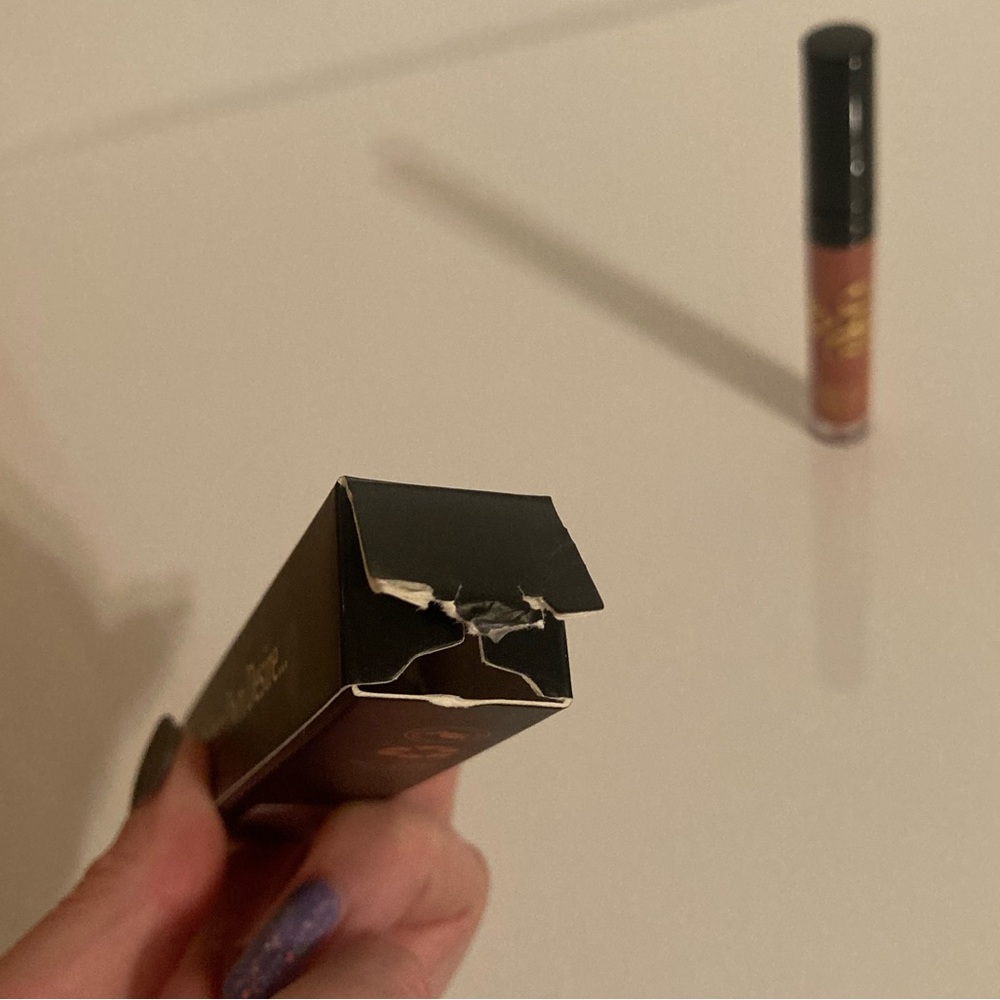 BYOD LONGING LIPS MATTE LIQUID LIPSTICK with Vitamin E - Straight Forward - Picture 7 of 10